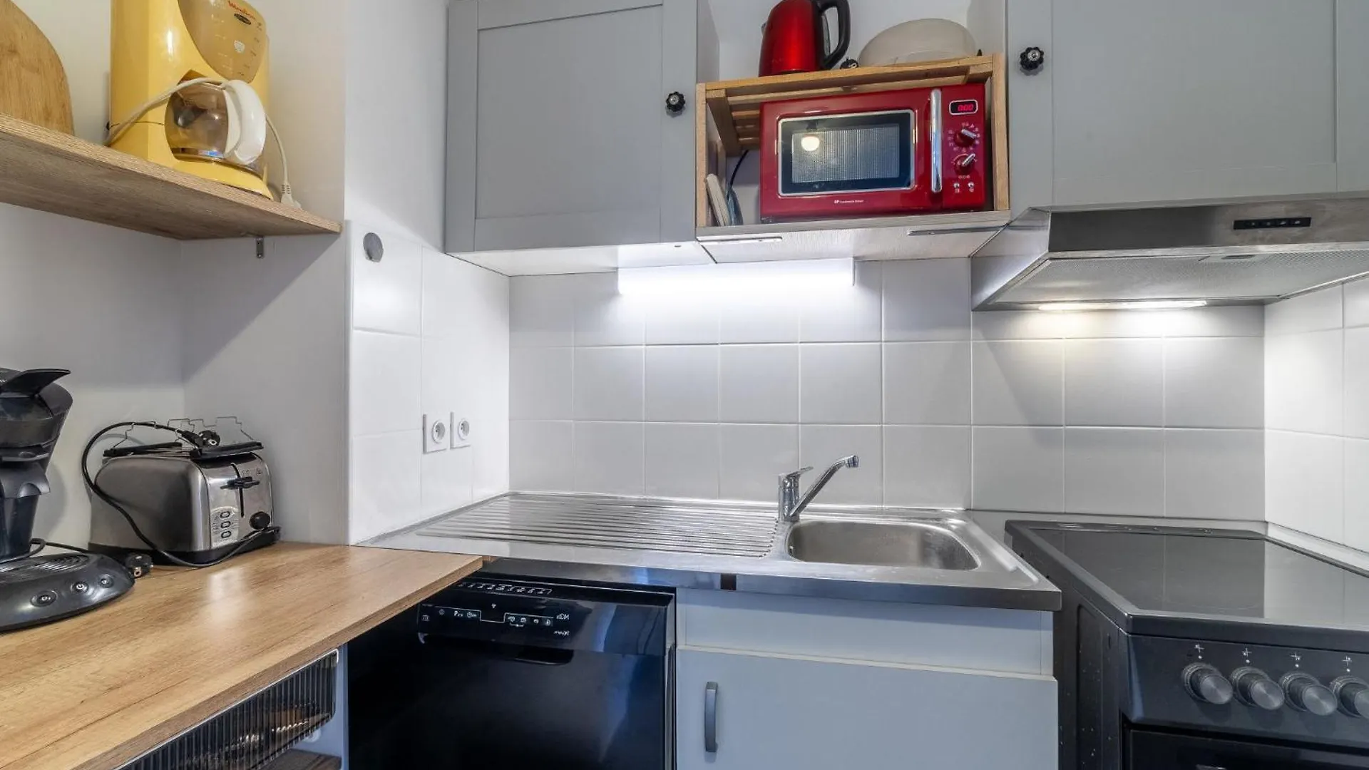 Apartment Le Jardin Du Loderi-2 By Interhome Bormes-les-Mimosas 0*,  Frankreich